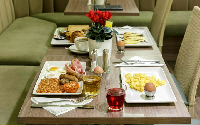 Enjoy a delicious Breakfast at Kyriad Hotel London