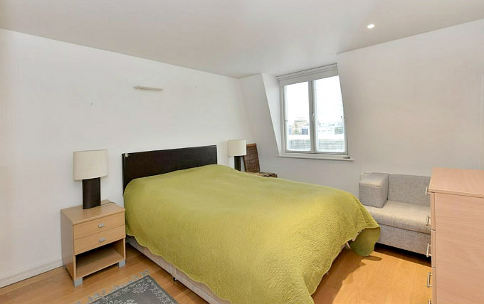 A comfortable double room at Amber Garden Bed and Breakfast Hotel