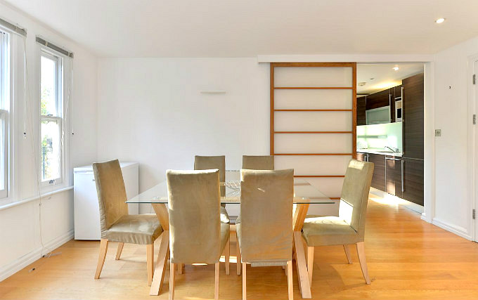 Enjoy a great breakfast at Amber Garden Bed and Breakfast Hotel