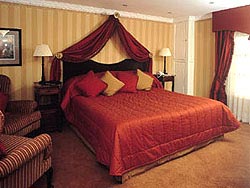 A room at Sir Christopher Wrens Hotel