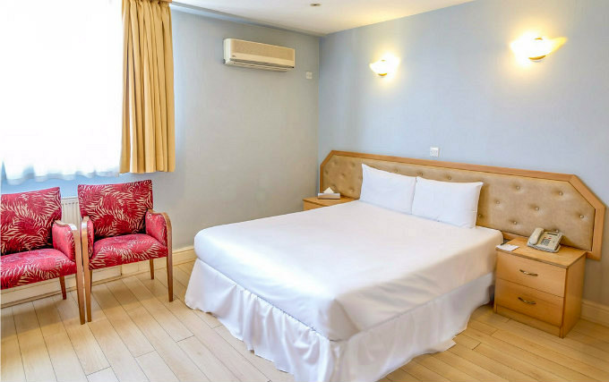 A comfortable double room at Family Hotel