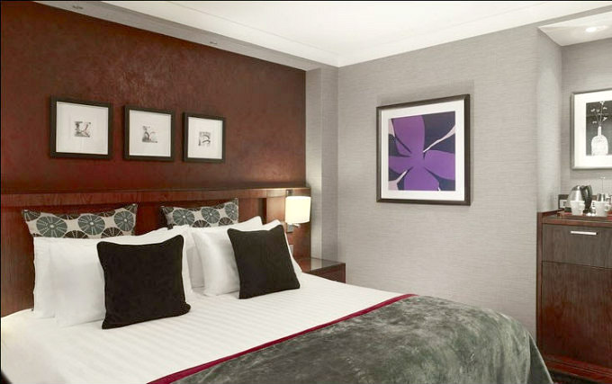 A comfortable double room at Crowne Plaza London Gatwick Airport