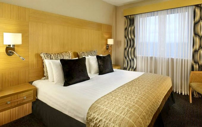 A comfortable double room at Crowne Plaza London Gatwick Airport