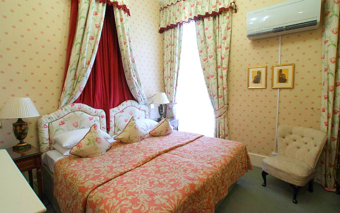 A comfortable double room at Gainsborough Hotel