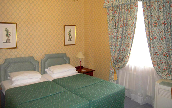 Twin room at Gainsborough Hotel
