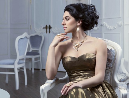 Jewellery & Watch London at Saatchi Gallery, London