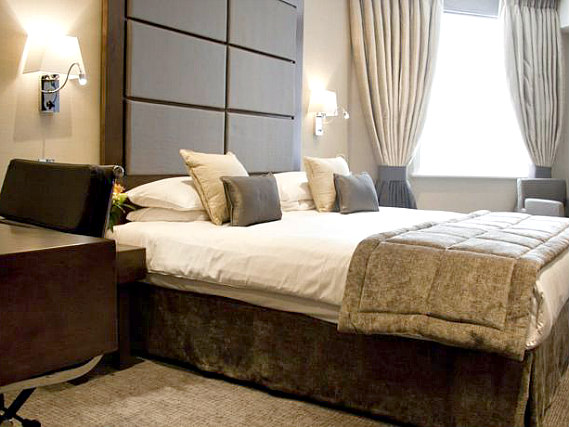 A double room at Wellington Hotel by Blue Orchid is perfect for a couple