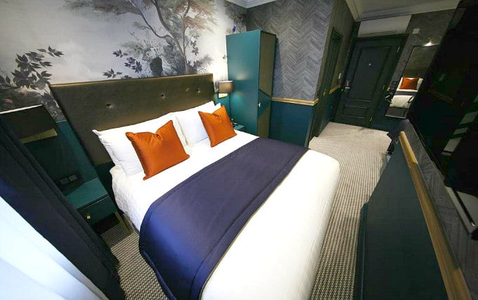 A comfortable deluxe double room at Portico Hotel (formerly Hanover)