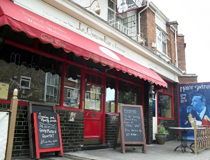 Le QuecumBar, London
