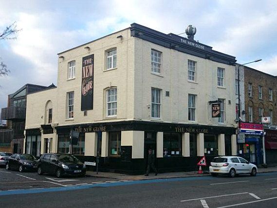New Globe Hotel is situated in a prime location in Mile End close to Mile End Tube Station