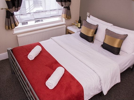 Get a good night's sleep in your comfortable room at Hyde Park View Hostel