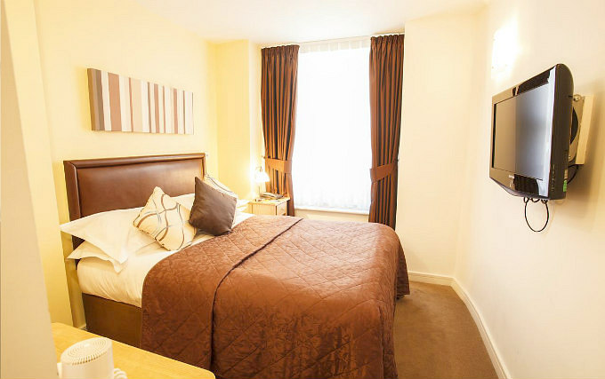 A double room at Cleveland Hotel London