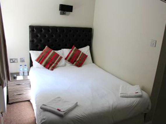 A double room at Sara Hotel London is perfect for a couple