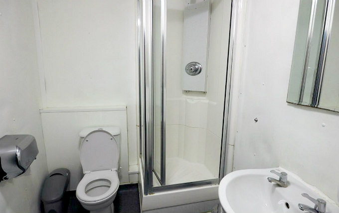 A typical bathroom at St Christophers Inn Camden