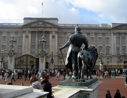 Book a hotel near Victoria, London