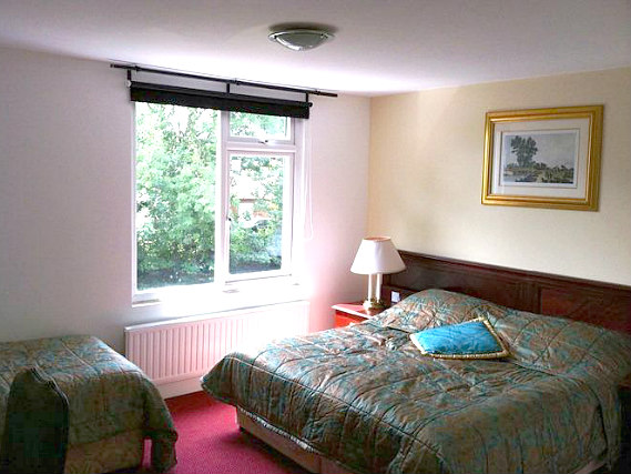 Triple rooms at Oak Tree Inn are the ideal choice for groups of friends or families