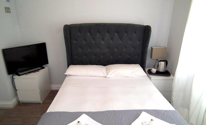 A typical double room at Cameron Hotel London