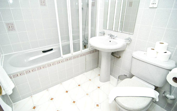 A typical bathroom at Alexandra Hotel