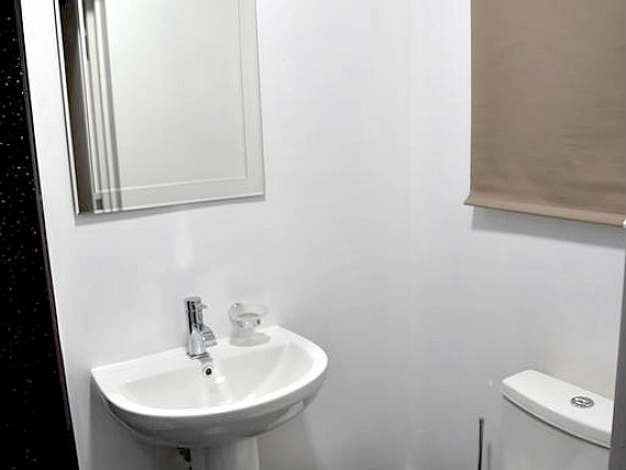 A typical bathroom at Bank Hotel London