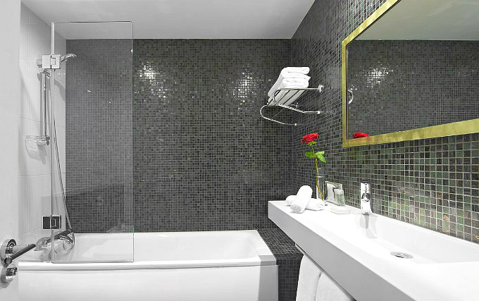 A typical bathroom at Caesar Hotel London