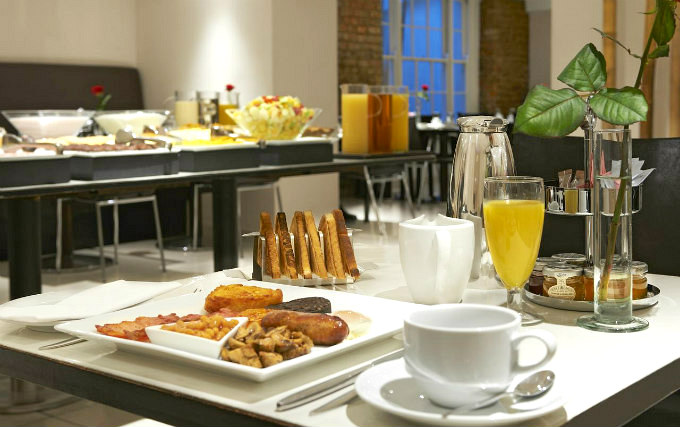Enjoy a delicious Breakfast at Caesar Hotel London