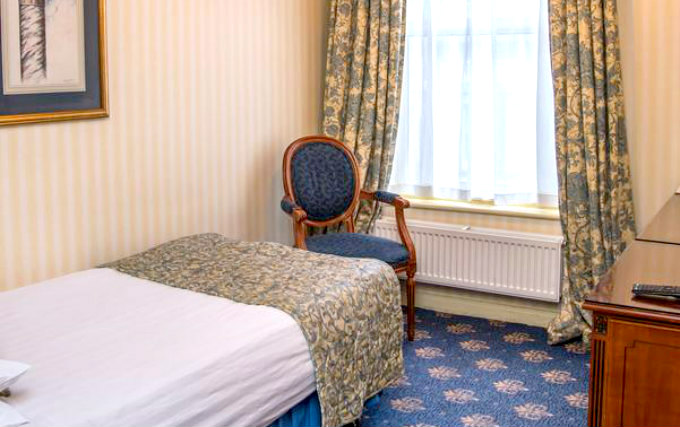 Single Room at London Lodge Hotel