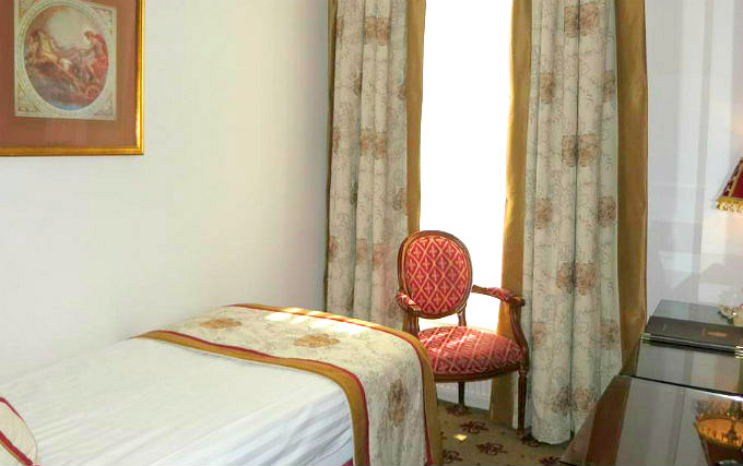 A typical single room at London Lodge Hotel