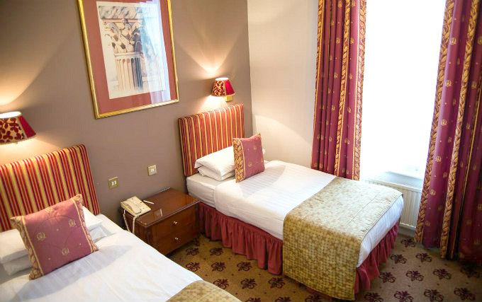 Twin room at London Lodge Hotel