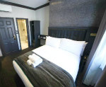 The Pack and Carriage Bar and Rooms, 3 Star Hotel, Euston, Central London