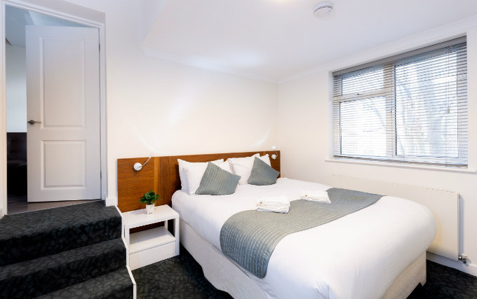 A double room at Blue Star Apartments London