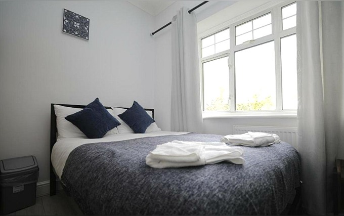 A comfortable double room at Golders Park Hotel London