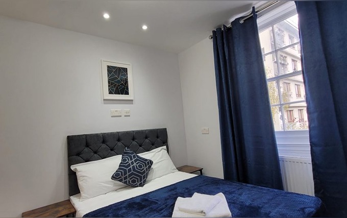 A typical double room at Argyle Square Hotel