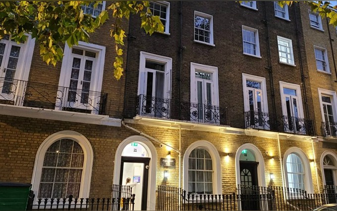 An exterior view of Argyle Square Hotel