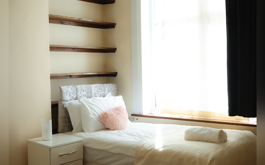 A comfortable single room at Victorian Woods BnB