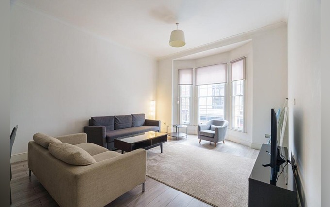 Enjoy your favourite sports on the big TV screen located in the lounge