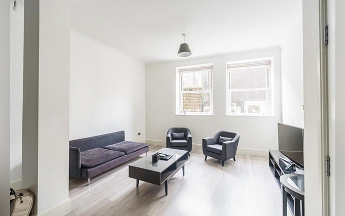 Enjoy your favourite sports on the big TV screen located in the lounge