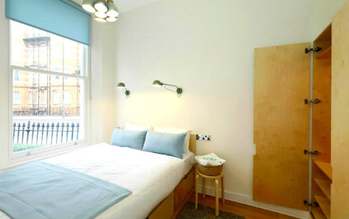 A comfortable double room at Kensington Stay