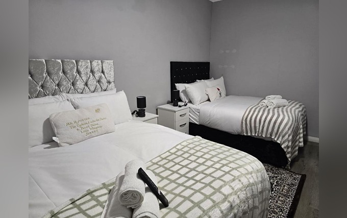 A typical quad room at Heathrow Roomzz BnB