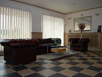 Sky Plaza Hotel Cardiff Airport, lobby
