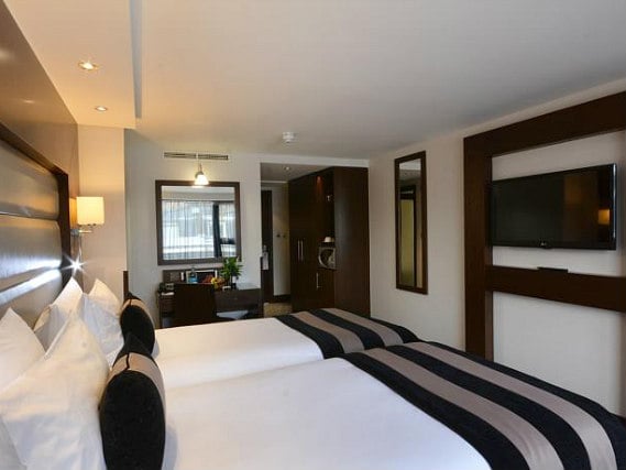 Triple rooms at Shaftesbury Kensington Hotel are the ideal choice for groups of friends or families