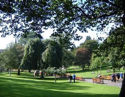 Book Hotels in Edinburgh