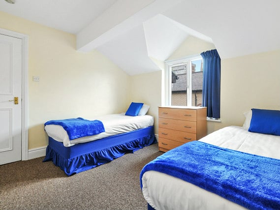 A twin room at Access Apartments Maida Vale South