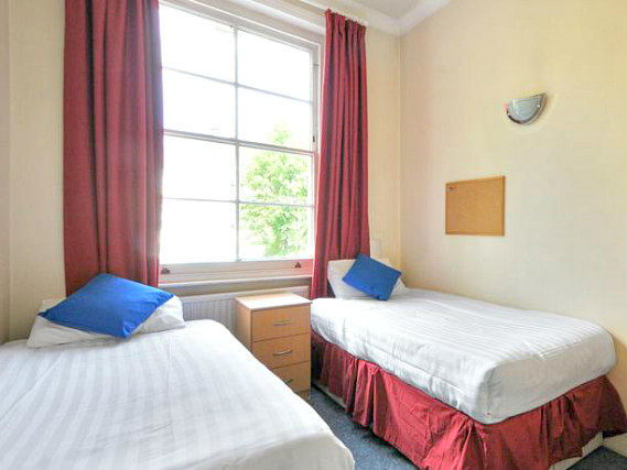 A comfortable twin room at Access Apartments Maida Vale South