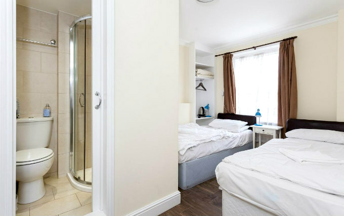 A triple room at Belgravia Budget Rooms