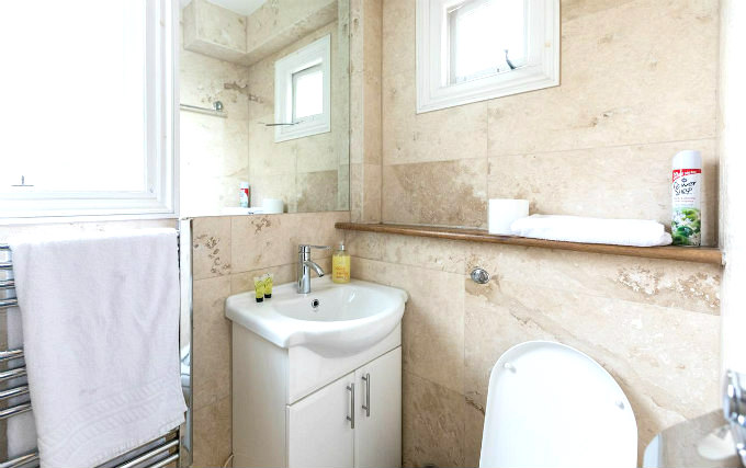 A typical bathroom at Belgravia Budget Rooms