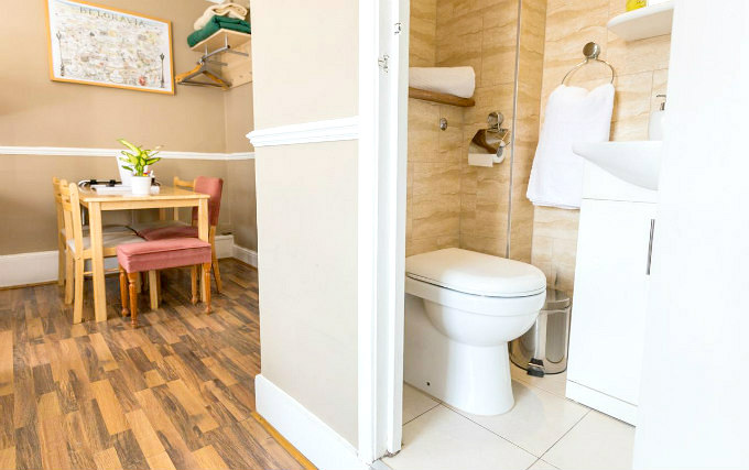 A bathroom at Belgravia Budget Rooms
