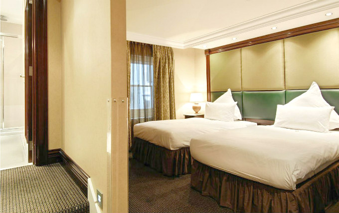 A twin room at Shaftesbury Hyde Park International