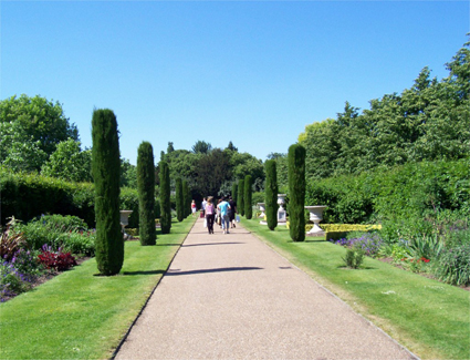 Book a hotel near Regents Park