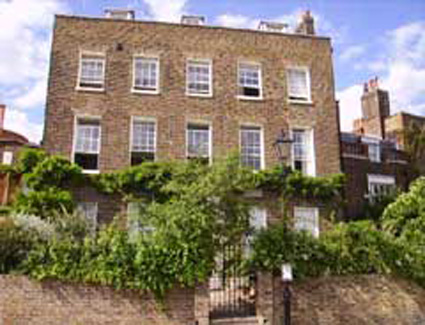 Book a hotel near Kelmscott House