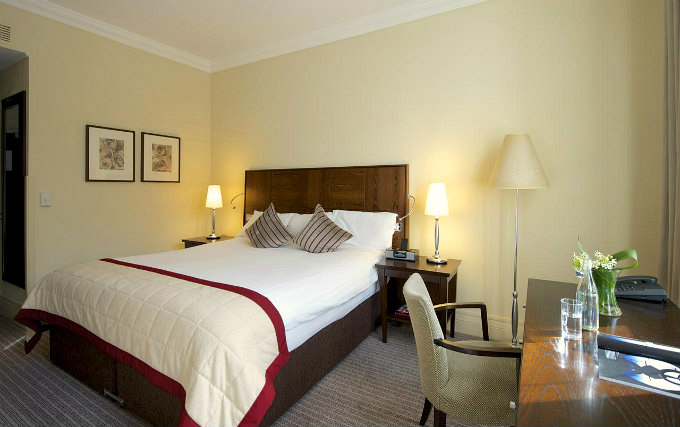 A double room at London Bridge Hotel